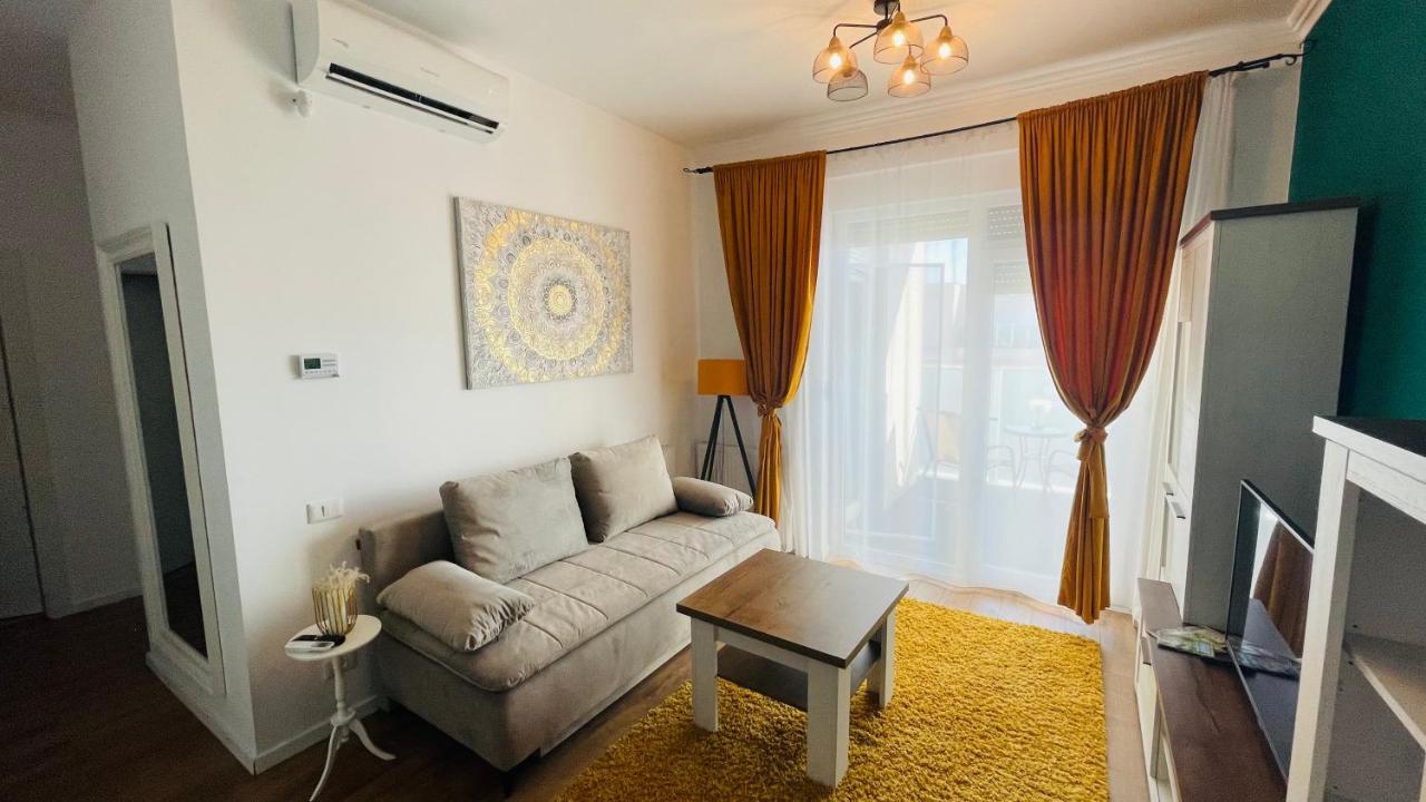Si Apartments Oradea Bagian luar foto